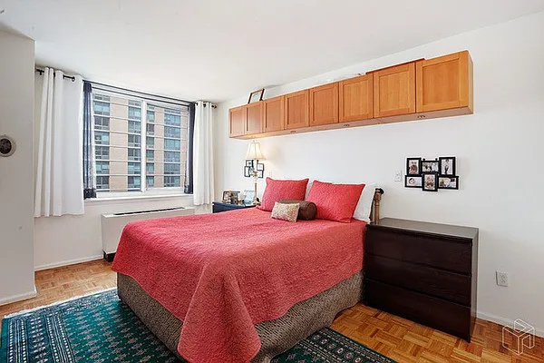 Rented by Halstead Real Estate | media 37