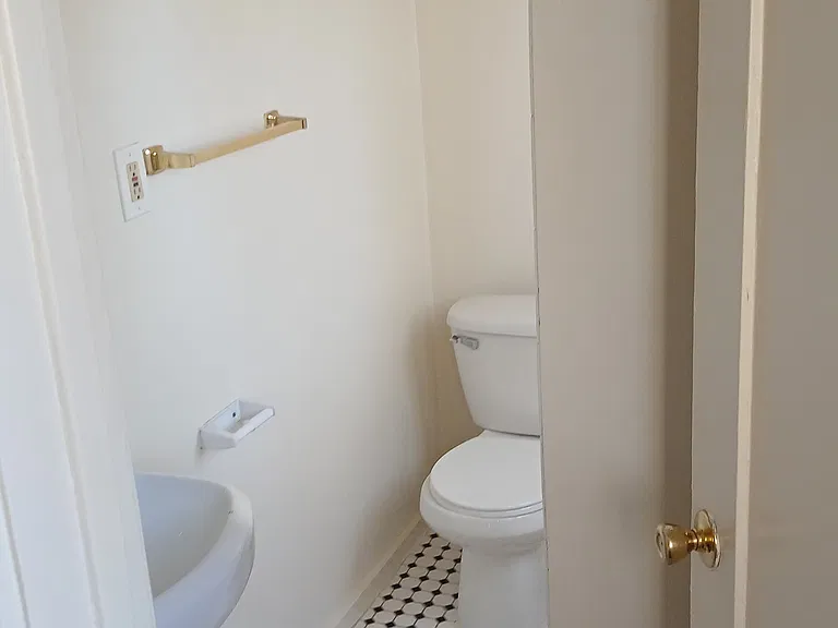 546 Cedar Ave #F — Photo 19