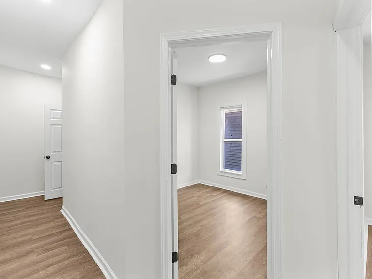 1339 Mooberry St — Photo 20