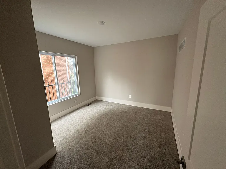 7436 Oakland St — Photo 19