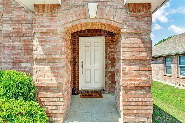 9108 Boone Dr — Photo 2