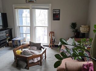 1025 E Washington St APT 4, Iowa City, IA 52240