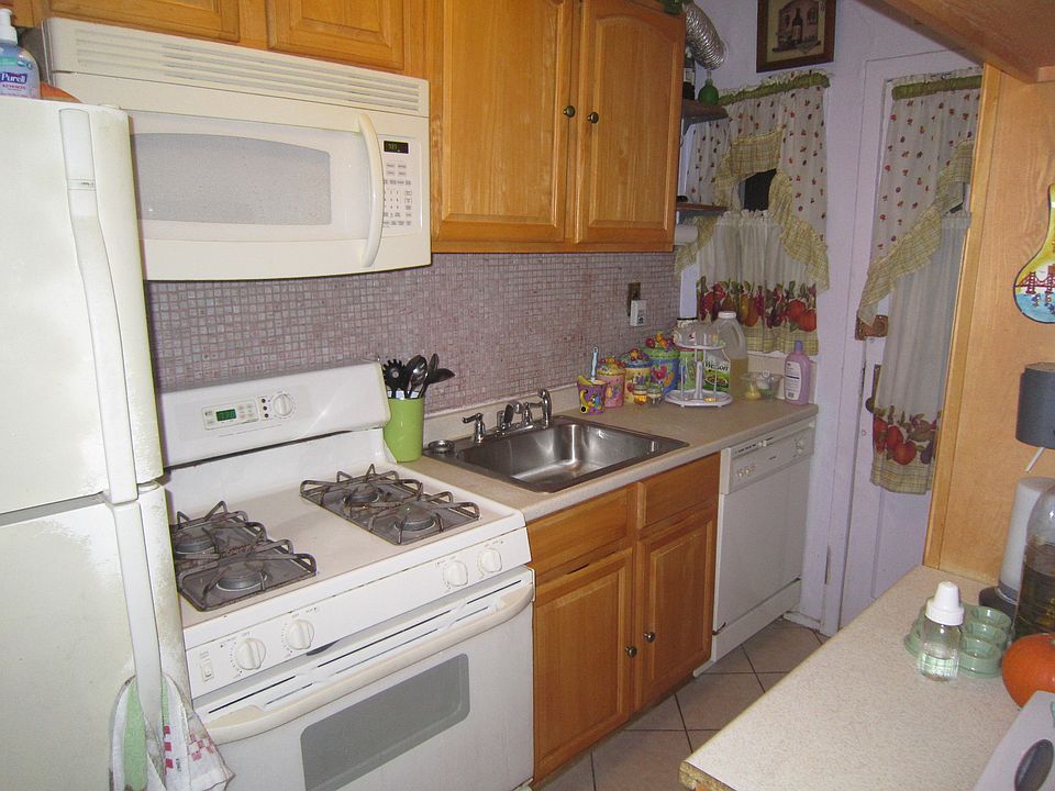 1st image of 220 Hillside Ave