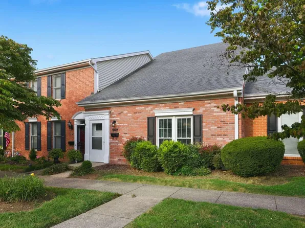 202 Bruce Ct, Danville, KY 40422