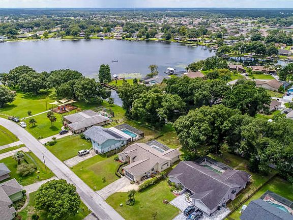 3rd image of 3544 E Lake Dr