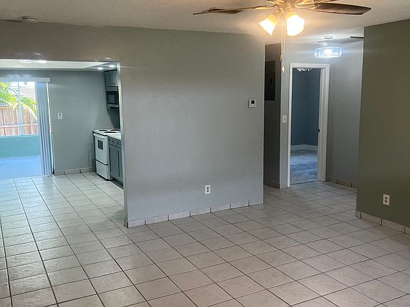 4th image of 605 SW 2nd Ave