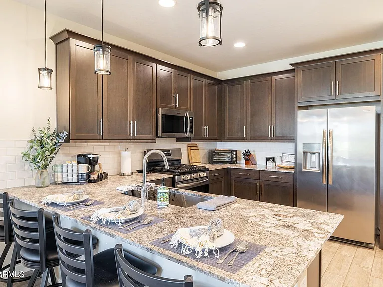8924 W Solano Dr — Photo 20