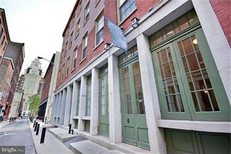 1st image of 6-10 Strawberry St #15