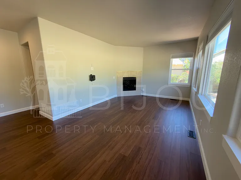 6733 Summer Grace St — Photo 8