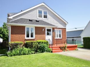 150 Leonard St, Lackawanna, NY 14218