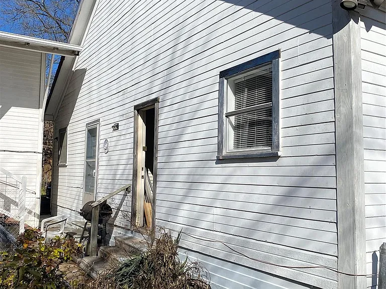 1613 Park St — Photo 10