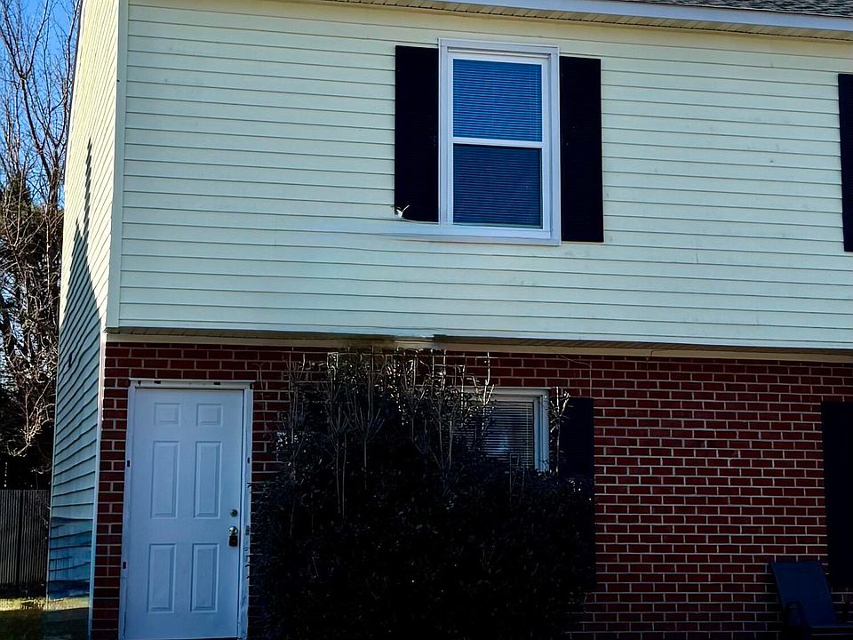 1st image of 103 Chesterfield Ct #A