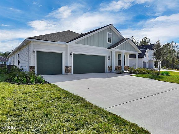 3rd image of 828 GOLDENROD Drive