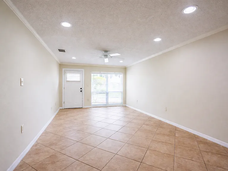 Casa Corsicana Apartments — Photo 7