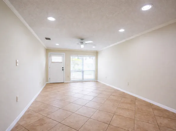 Casa Corsicana Apartments, 12400 Rose St #D217af06c, Seminole, FL 33772