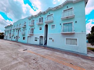6336 SW 27th St #8, Hollywood, FL 33023