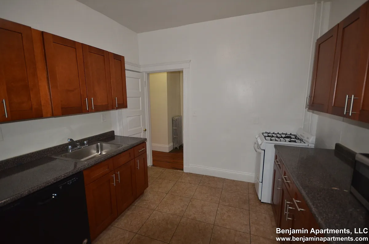 Building Photo - 1377 Commonwealth Ave #18
