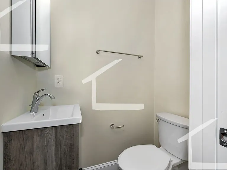 43 Wright Ave #2A — Photo 6