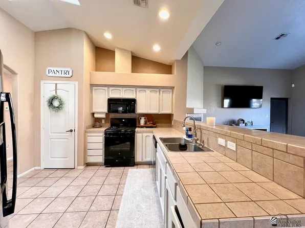 8330 E Topeka Pl, Yuma, AZ 85365