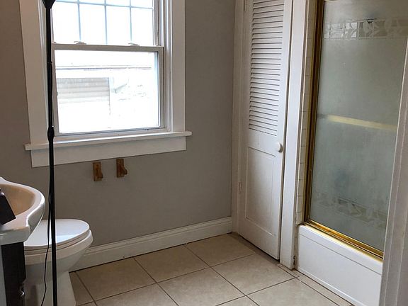 5th image of 852 Hodapp Ave
