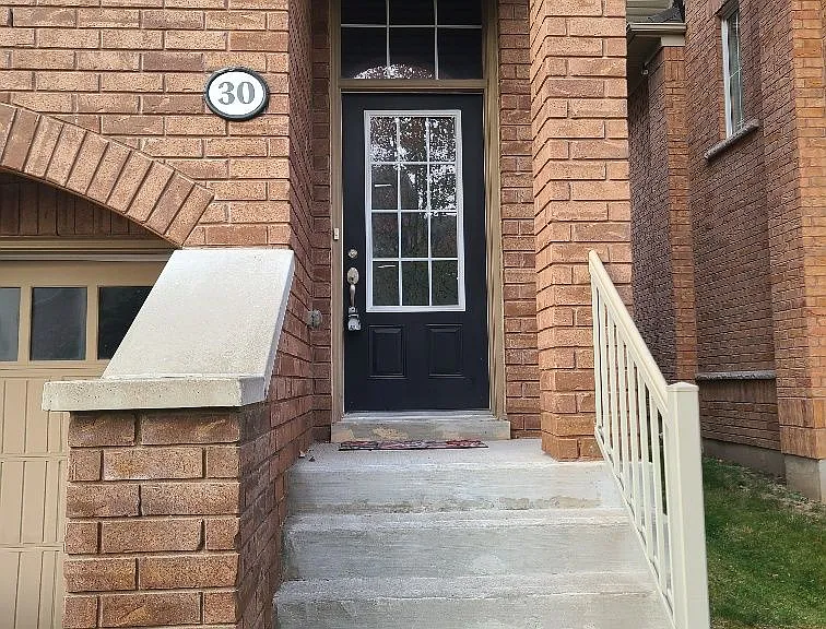 30 Burtonbury Ln — Photo 2