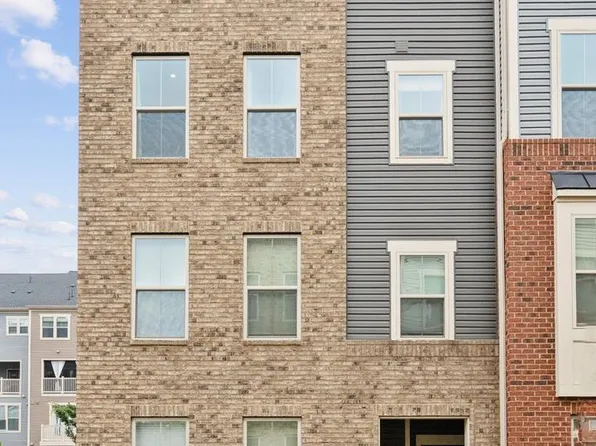 24745 Monk Meadows Ter, Sterling, VA 20166