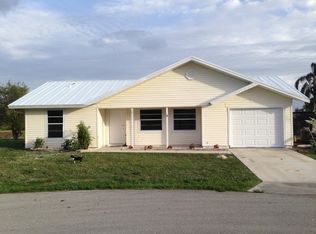 10711 Guavatree Ct, Lehigh Acres, FL 33936