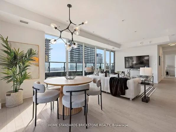 955 Bay St #3907, Toronto, ON M5S 0C6