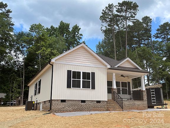 3rd image of 707 Dalton Creek Ln