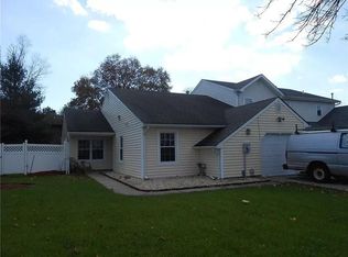 11 Karnell Ct, Edison, NJ 08820