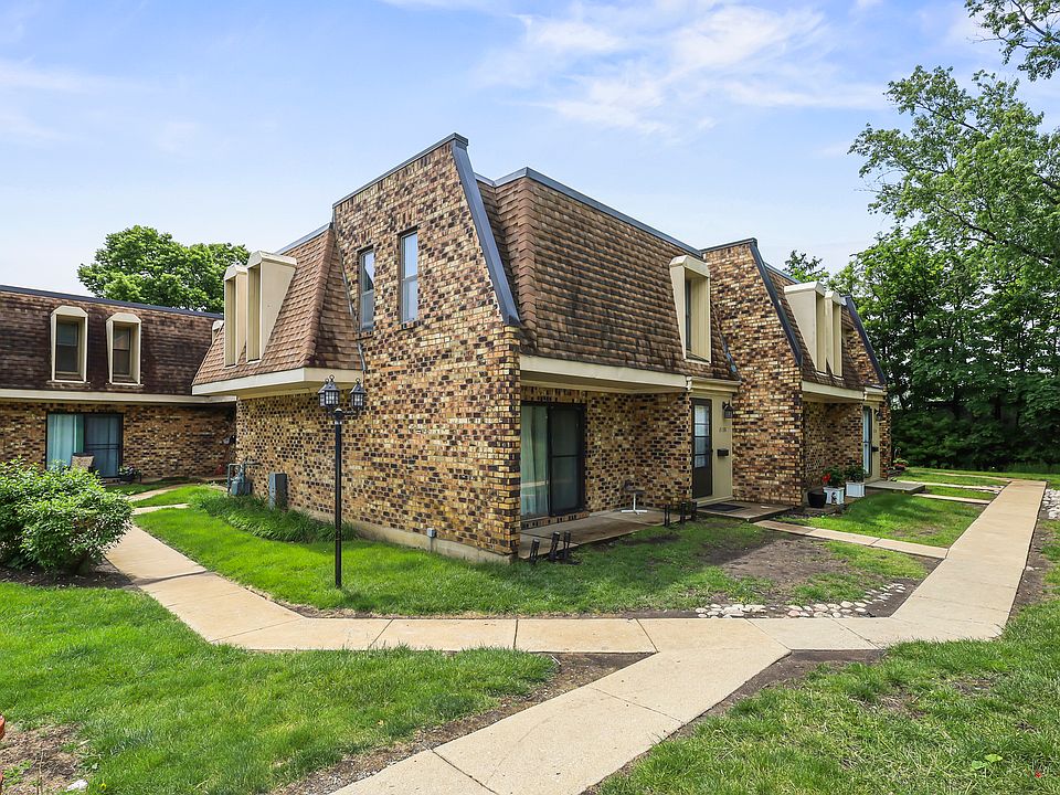 1st image of 2130 Country Club Dr #2130