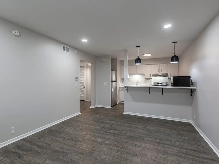 3833 Cuming St — Photo 4