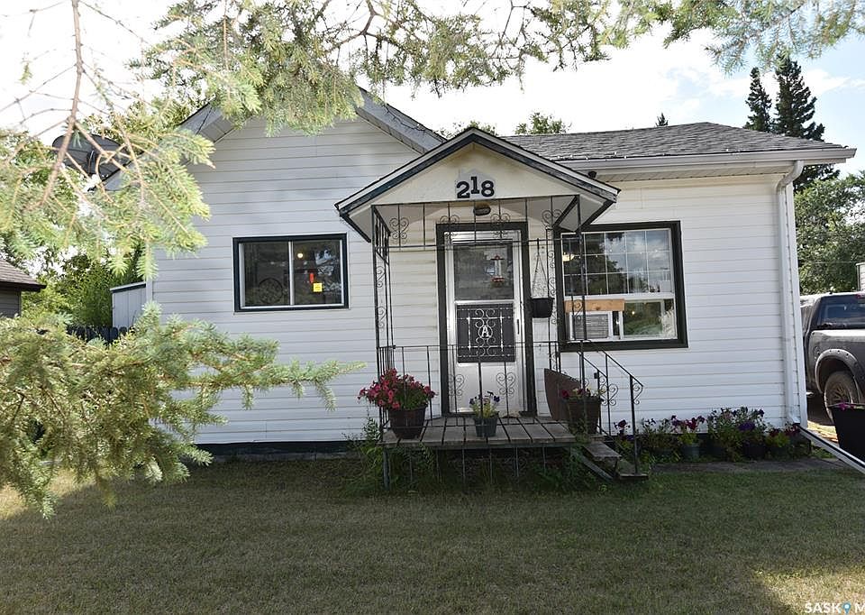 1st image of 218 4A STREET E
