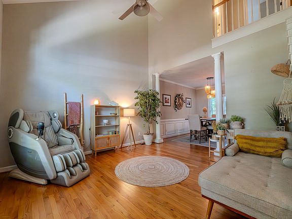 5th image of 103 Ashley Glen Dr