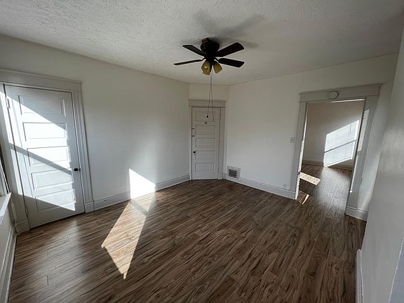 3rd image of 1920 Delaware Ave #4