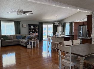 485 Smiths Ln, Mayfield, KY 42066
