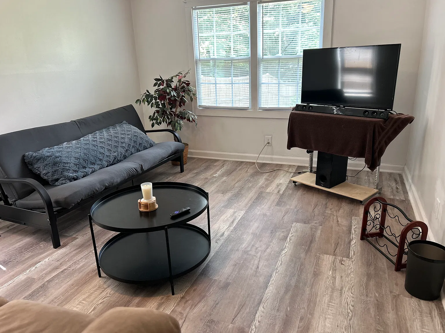 2103 Barberrie Ln — Photo 4