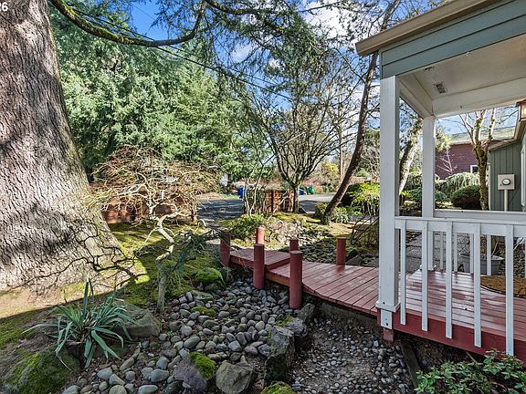 4th image of 5508 SW Cameron Rd