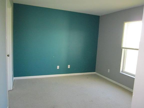 3rd image of 318 Pinehurst Ave