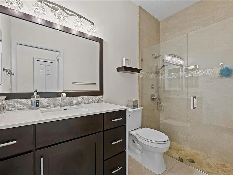 8203 Calterra Dr — Photo 24
