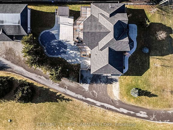 3rd image of 1659 Hamilton Rd