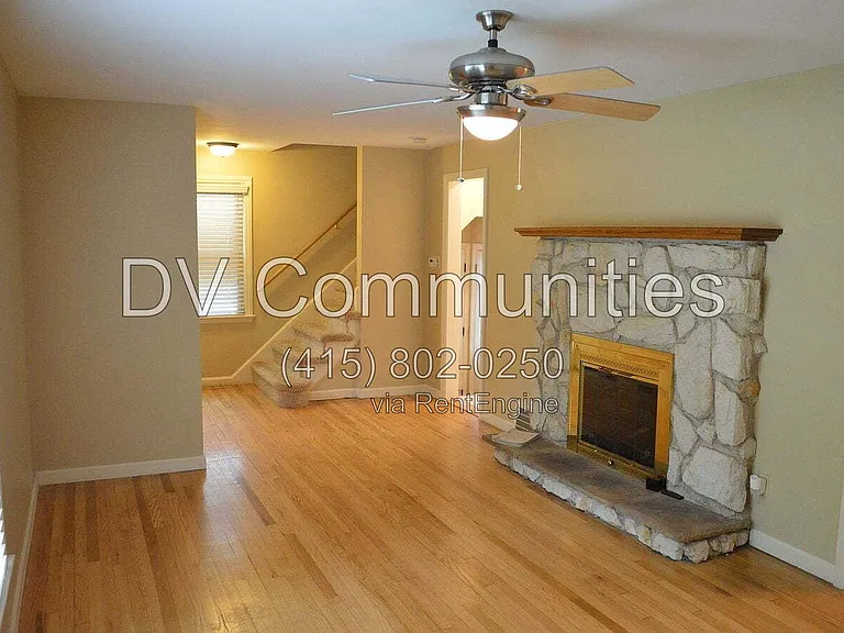 23805 E Groveland Rd — Photo 4