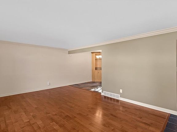 5th image of 1127 Jackie Ln