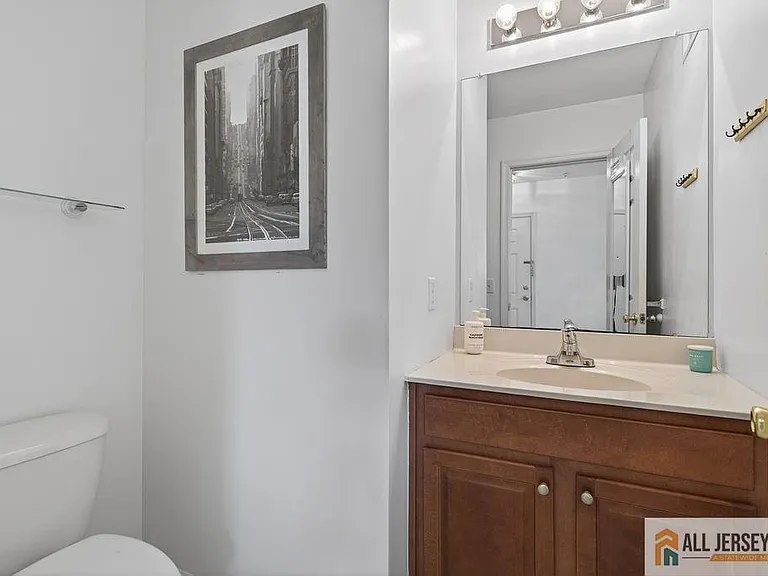 1111 Morning Glory Dr — Photo 17