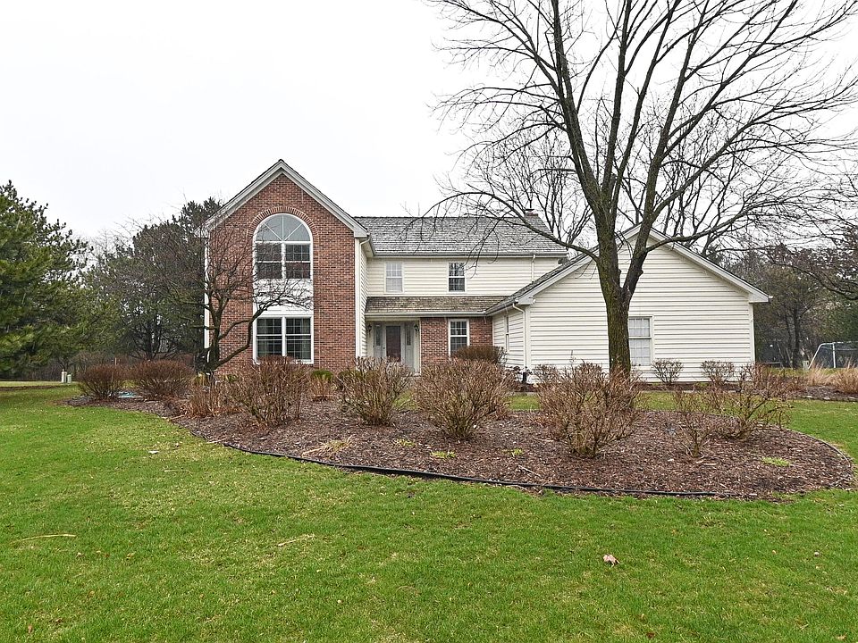 1st image of 10302 N Kenilworth Cir