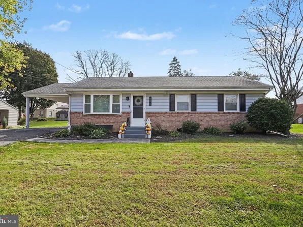 525 Longfellow Dr, Lancaster, PA 17602