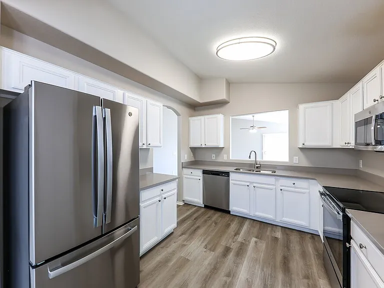 2310 E Morrow Dr — Photo 8