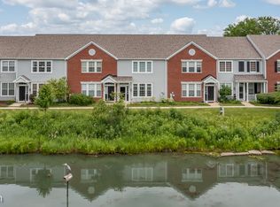 213 Springbrook Trl S, Oswego, IL 60543