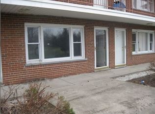 1004 Oakland Dr #2, Streamwood, IL