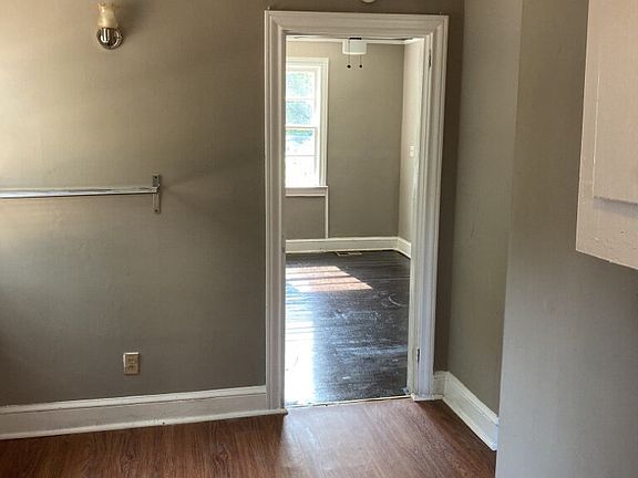 4th image of 130 Crosby Cir